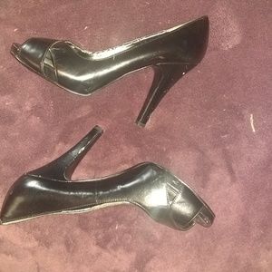 Nine West pump